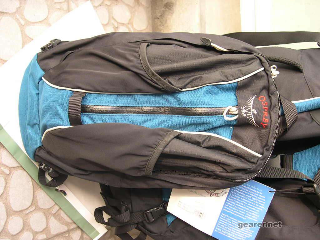 Osprey  Waypoint 60L自带的分体小包