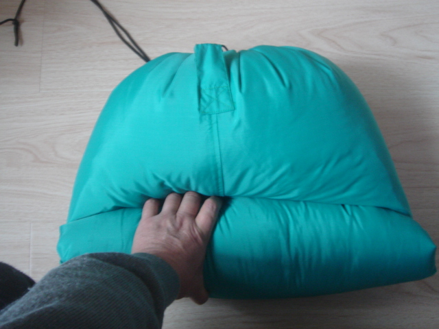 睡袋连储存袋卷曲压缩