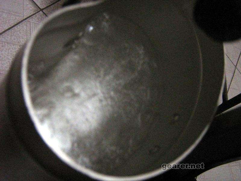 abbr_全的过程中，7分38烧开一矿泉水瓶（598ml）的水（非圆形壶底，没有加盖的情况下）.jpg